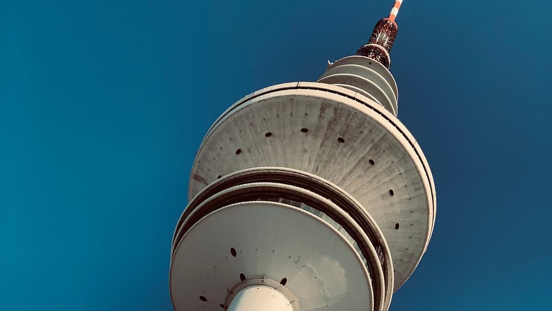 Berliner Fernsehturm angeschnitten